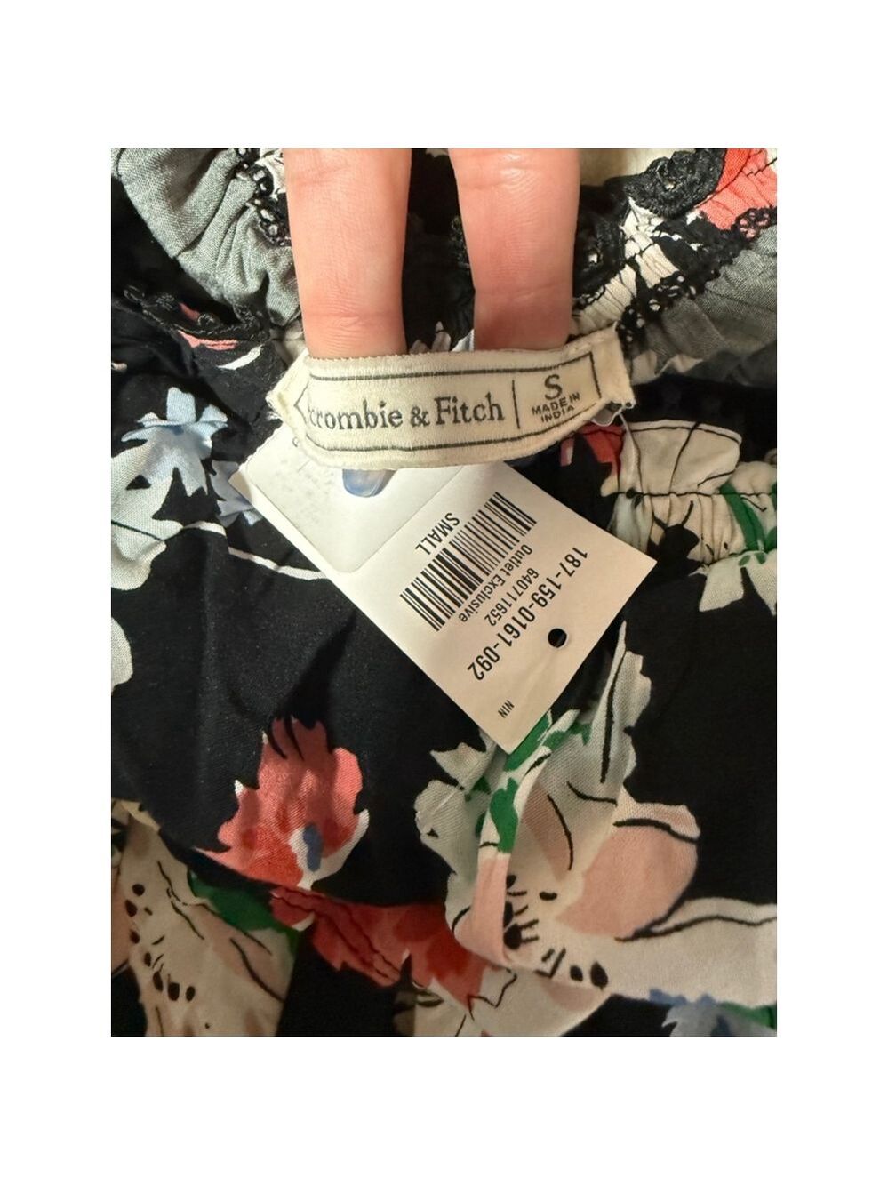 Women's Abercrombie & Fitch Romper Size S Black Floral - Picture 4 of 4